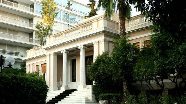 Φωτογράφος αποδοκιμάζει το επιτελείο του Μαξίμου για το διάγγελμα Τσίπρα: «Ευθυνόφοβα ανθρωπάκια σε θέσεις εξουσίας…»
